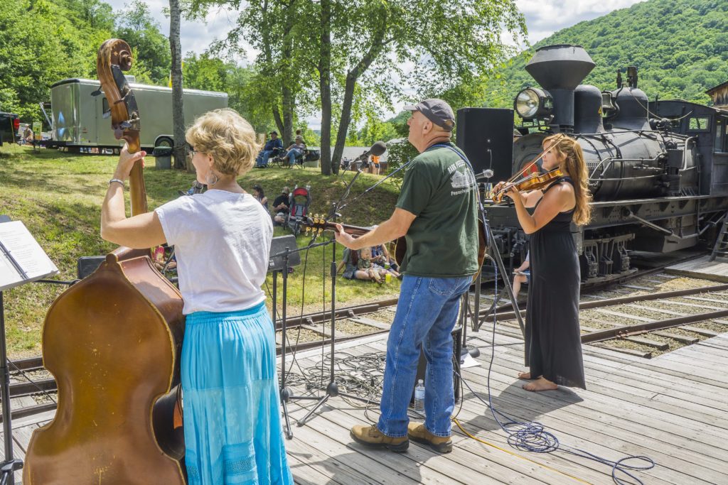 Bark Peelers' Festival 2016 Champion Barkpeeler Pennsylvania Lumber